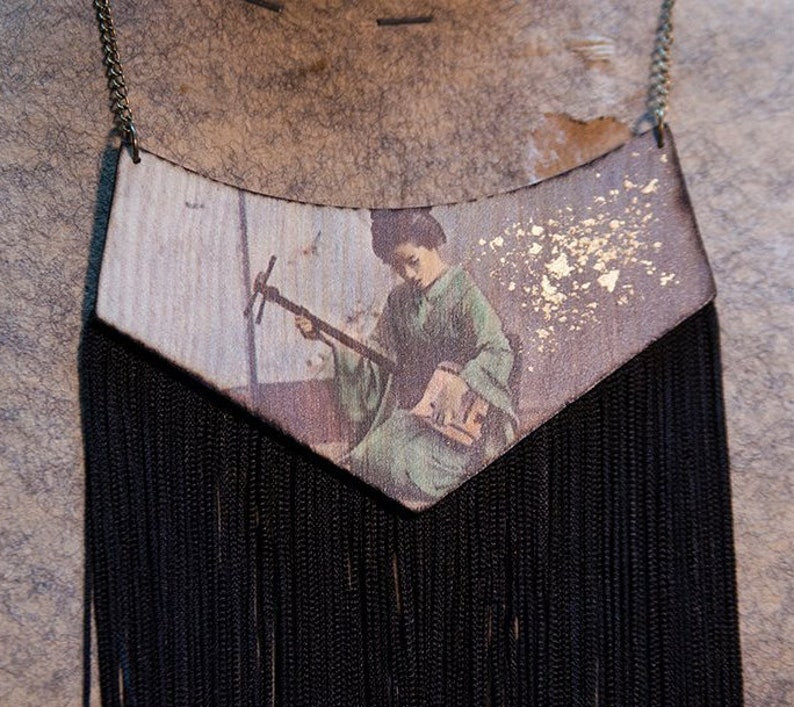 Colgante de madera y flecos Pura Garra - Shamisen